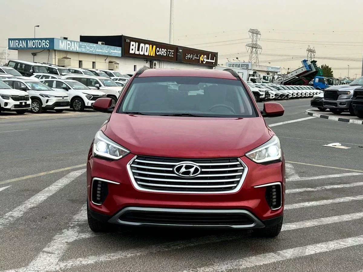 Hyundai Santa Fe GLS 2018 Hyundai Santafe 3.3L V6 - Rear Camera - AWD 4x4 - 7 Seats-1-0