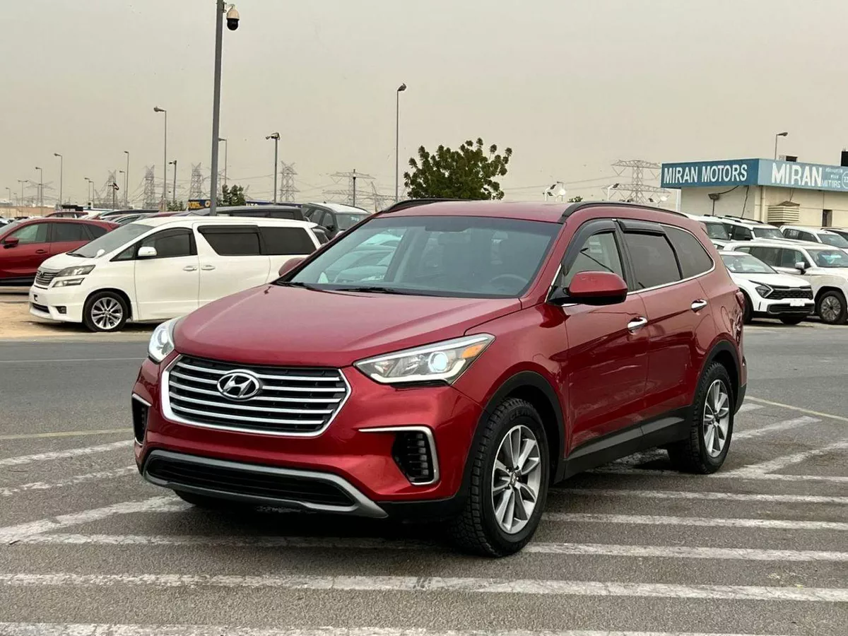 Hyundai Santa Fe GLS 2018 Hyundai Santafe 3.3L V6 - Rear Camera - AWD 4x4 - 7 Seats-2-0
