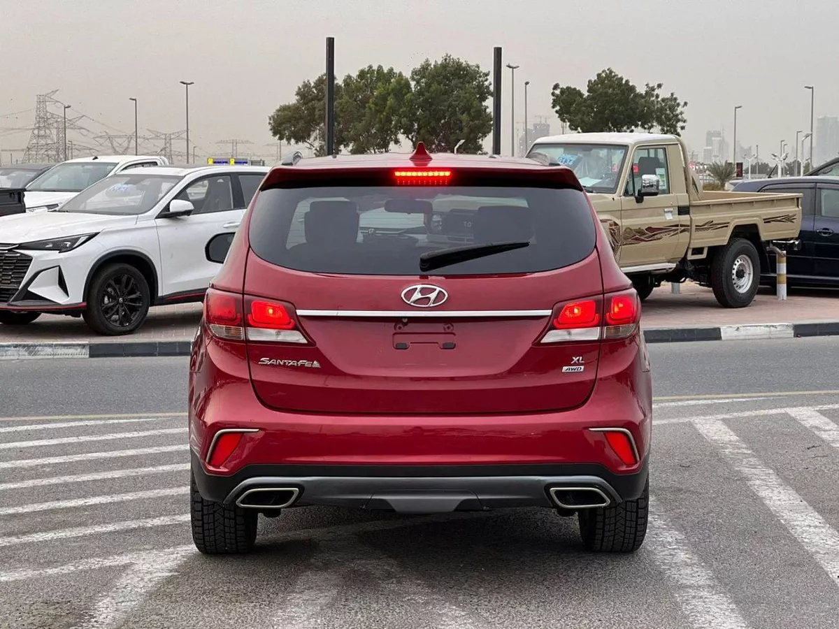 Hyundai Santa Fe GLS 2018 Hyundai Santafe 3.3L V6 - Rear Camera - AWD 4x4 - 7 Seats-5-0