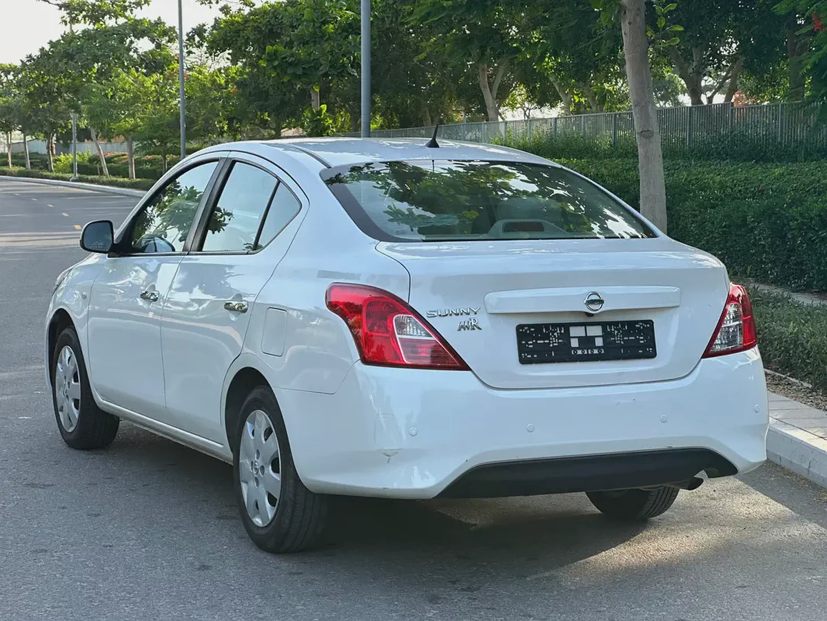 Nissan Sunny 2023 SE | GCC Specs | Low Mileage-3-3