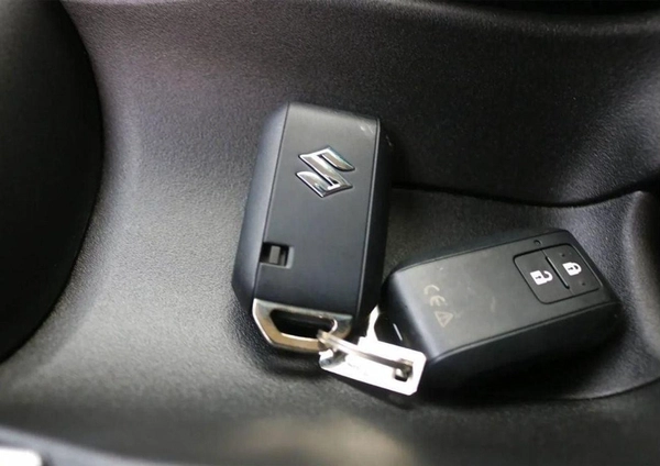 Suzuki Fronx SUZUKI FRONX GLX 1.5P AT MY2025 – BLUISH BLACK PEARL