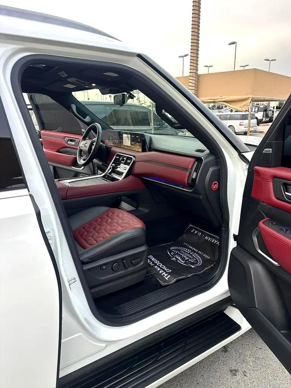 2025 Nissan Patrol LE Platinum - GCC Specs - Brand New