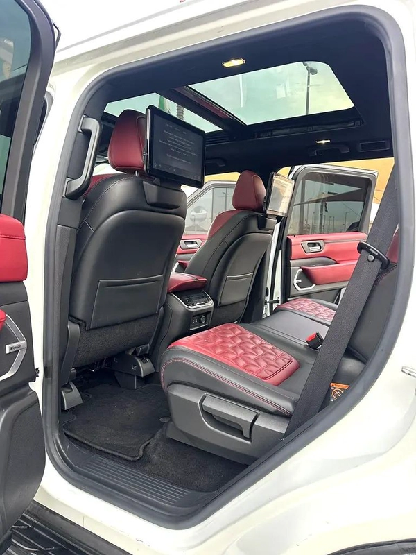 2025 Nissan Patrol LE Platinum - GCC Specs - Brand New