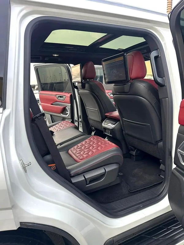 2025 Nissan Patrol LE Platinum - GCC Specs - Brand New