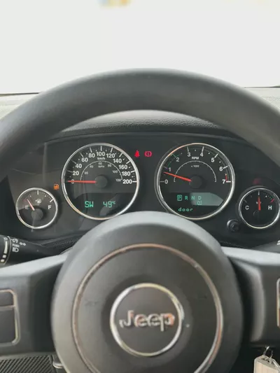 EXCELLENT CONDITION | ORIGINAL PAINT | GCC | JEEP WRANGLER SPORT 2014-6