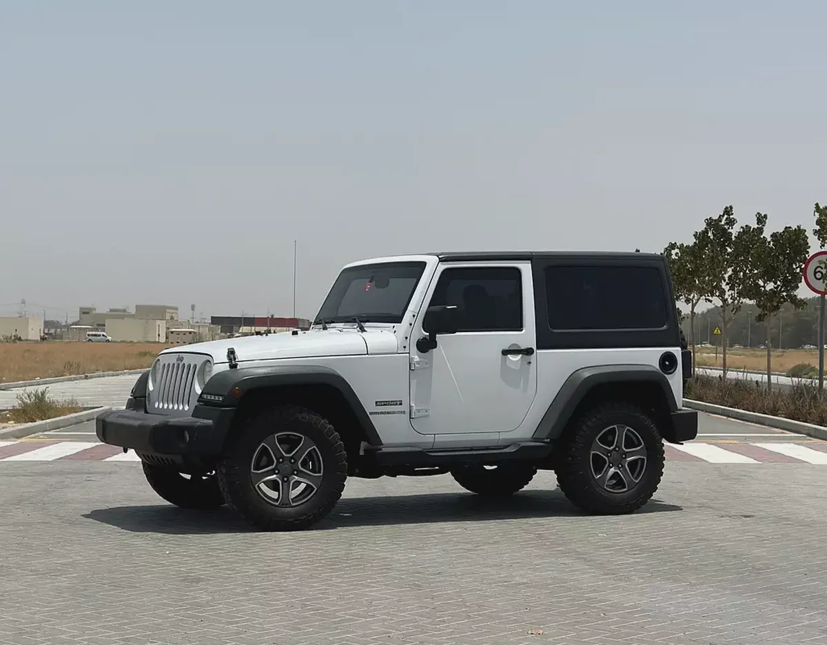 EXCELLENT CONDITION | ORIGINAL PAINT | GCC | JEEP WRANGLER SPORT 2014-4-4