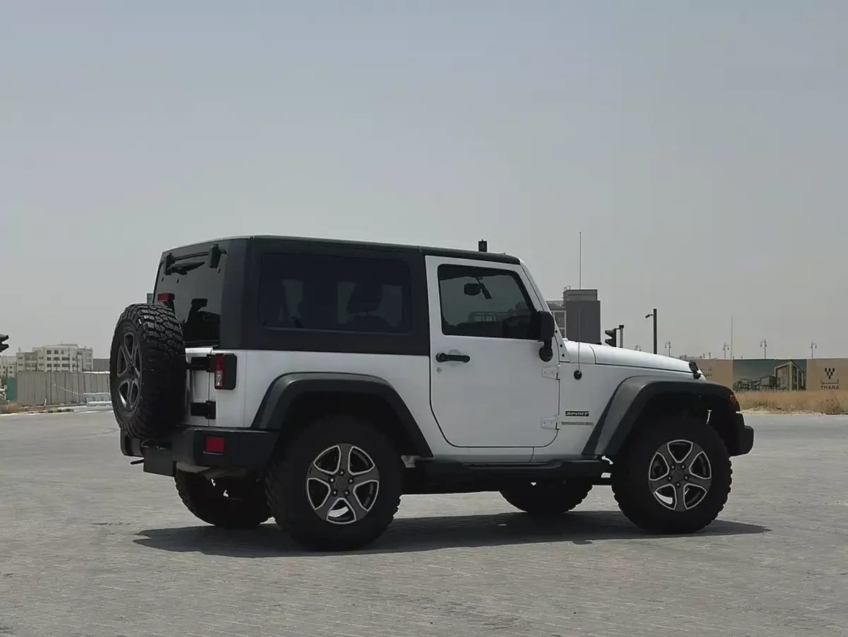EXCELLENT CONDITION | ORIGINAL PAINT | GCC | JEEP WRANGLER SPORT 2014-5-5