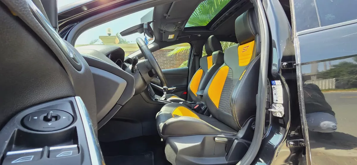 2015-Ford focus  ST -Manual Transmission-Excellent Condition-9-9