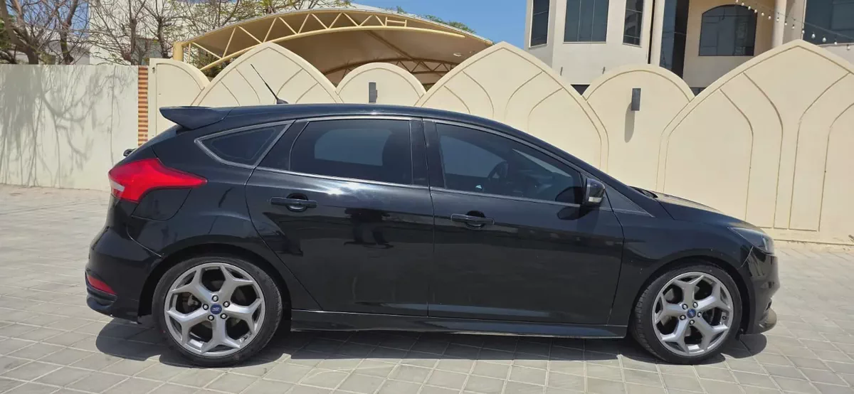 2015-Ford focus  ST -Manual Transmission-Excellent Condition-4-4