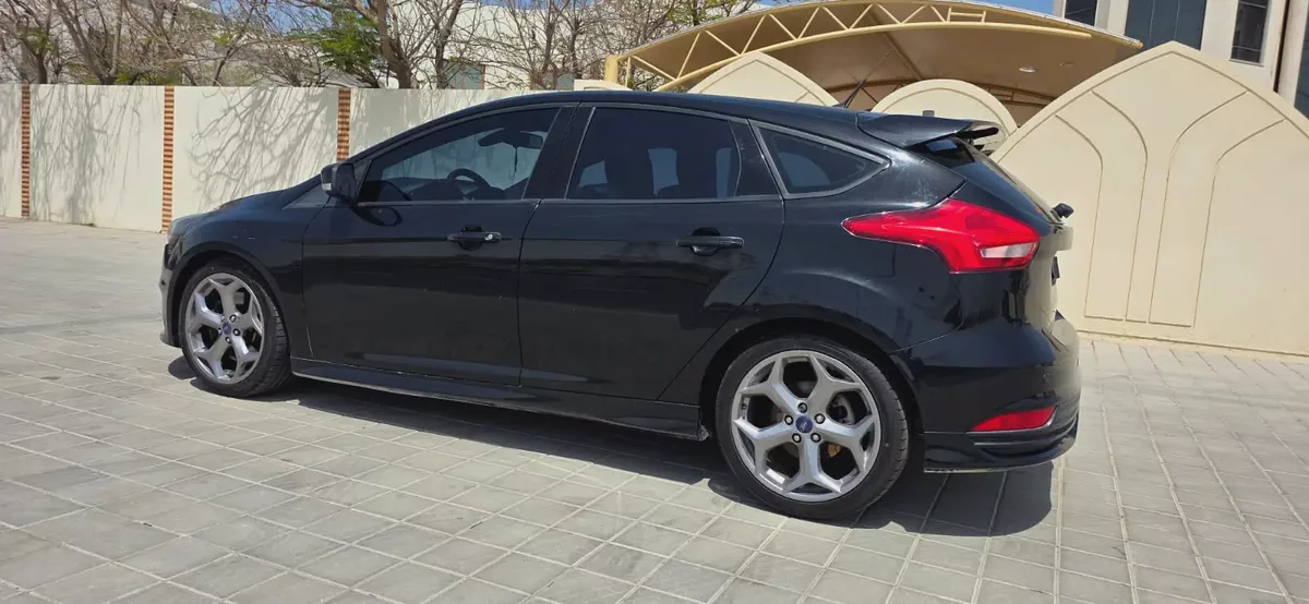 2015-Ford focus  ST -Manual Transmission-Excellent Condition-7-7