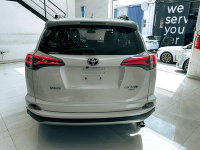 Massive Price Drop!!! // AED 2,900 // 20%DP // 2016 Toyota Rav 4 VXR // 24 Months-3