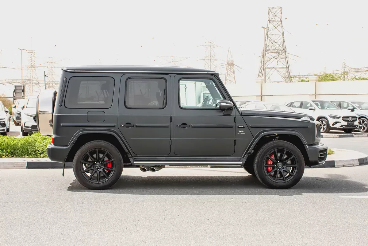 2022 - BENZ G63 AMG  - SUPER CLEAN - LIKE NEW - ONLY 32,000 KM-3-3