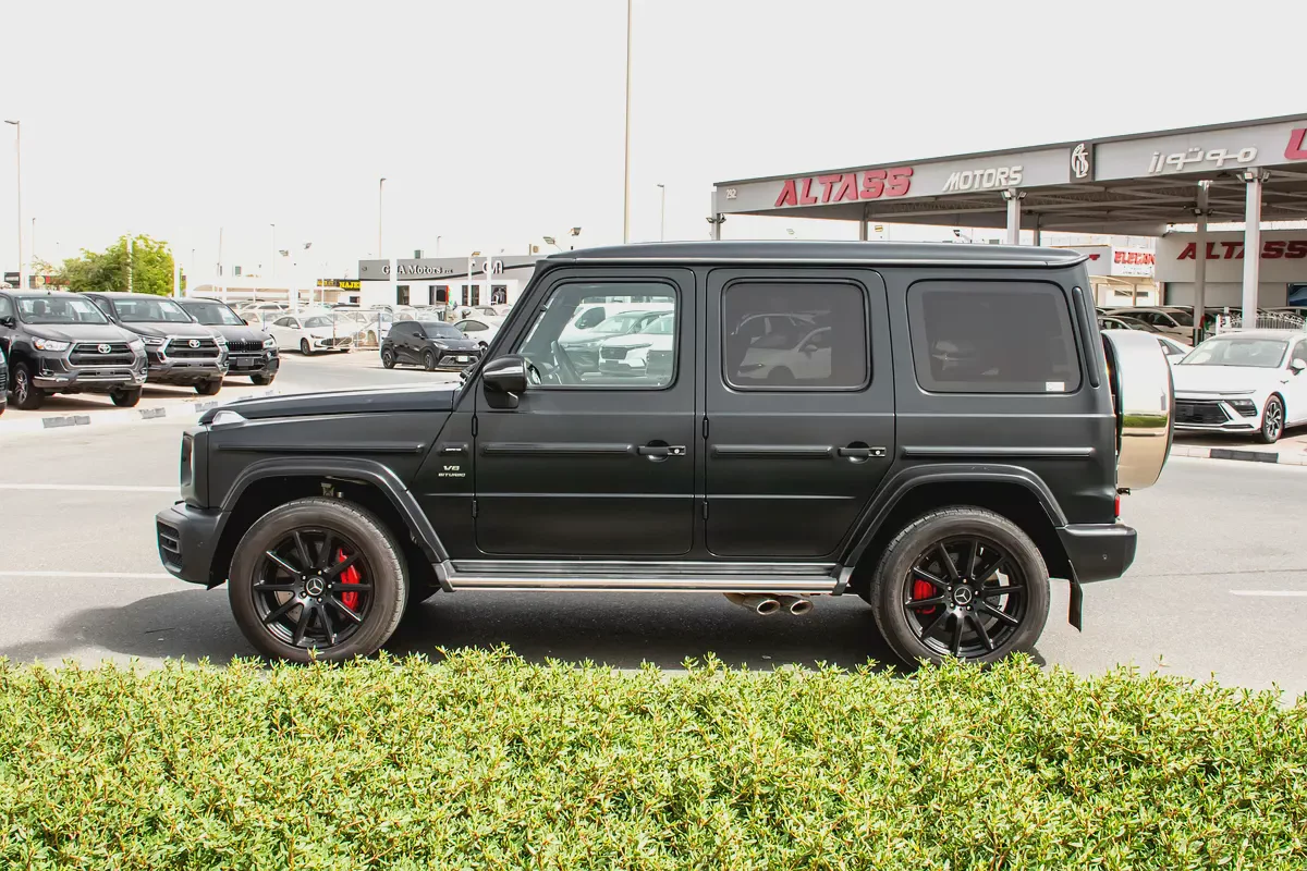 2022 - BENZ G63 AMG  - SUPER CLEAN - LIKE NEW - ONLY 32,000 KM-4-4