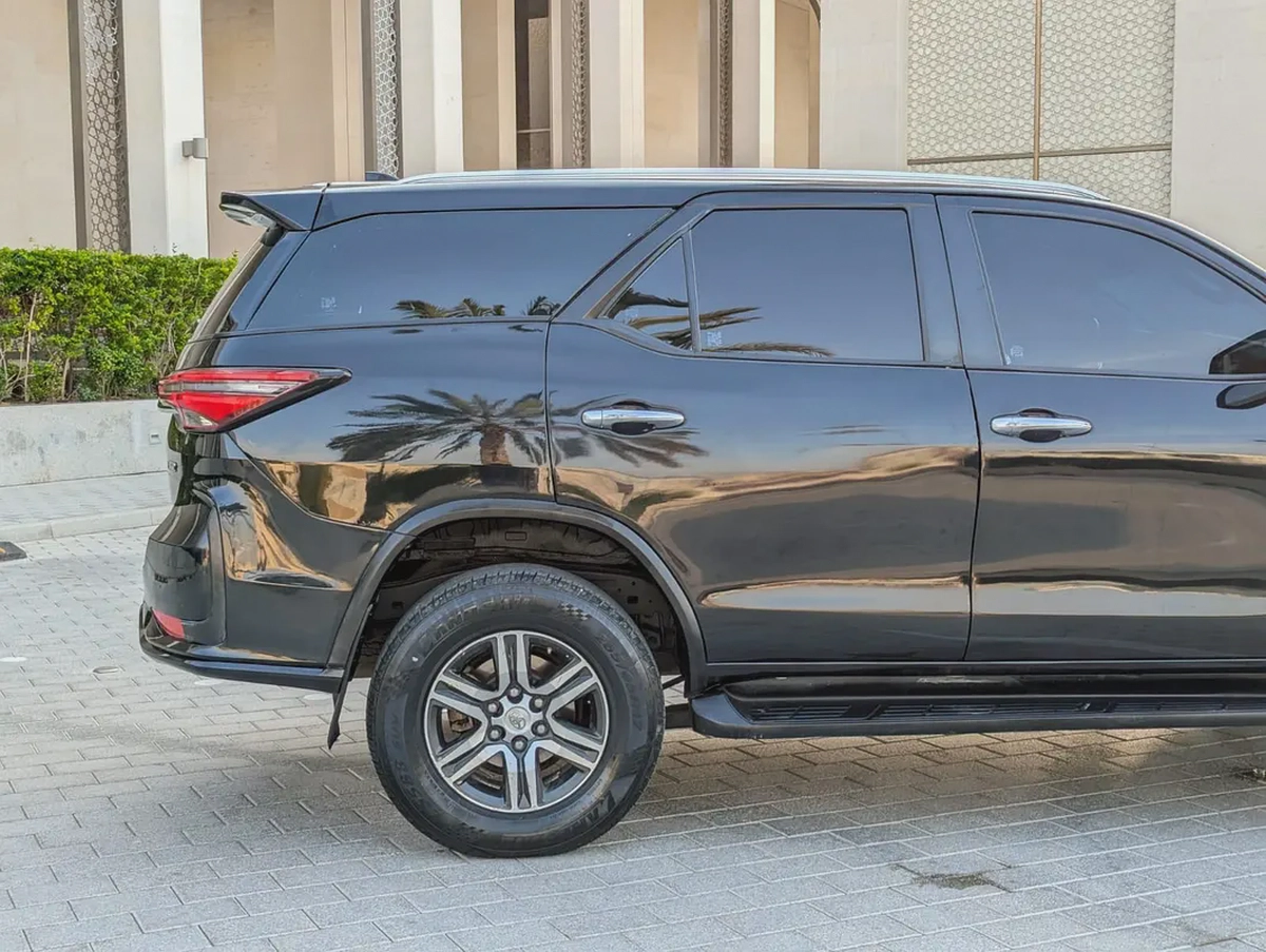 TOYOTA FORTUNER 2020 FACELIFTED 2025 DIESEL V4 GCC IN EXCELLENT CONDITION-12-12