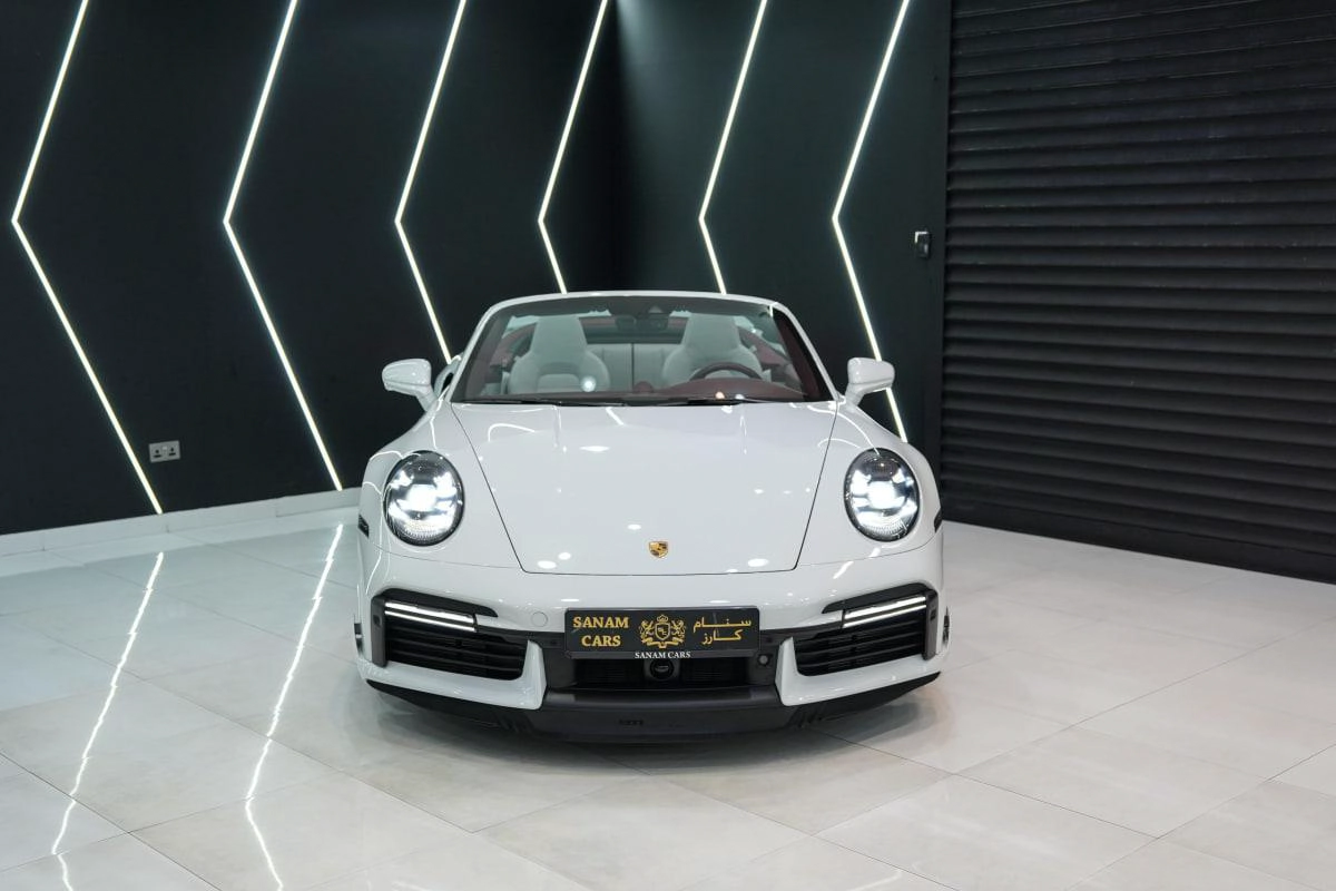 Porsche 911 Turbo S Cabriolet-8-8