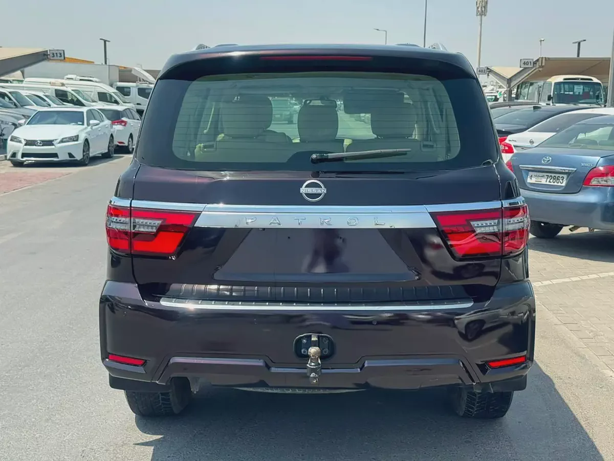 Nissan patrol 2011 brown color GCCcalen car-8-8