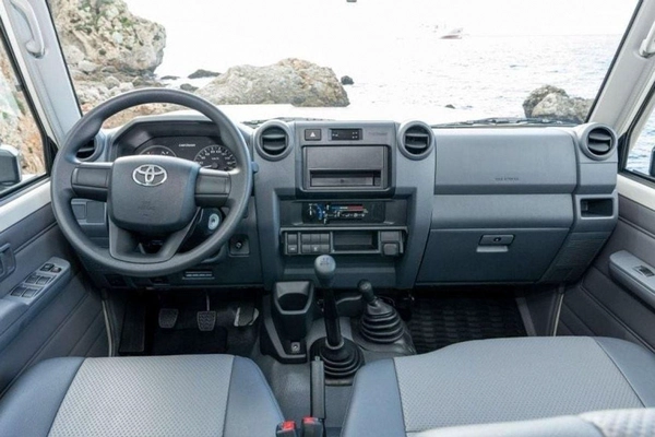 Toyota Land Cruiser 70 LC76 DX LC76 HARDTOP 5DOOR 4.5L V8 DIESEL