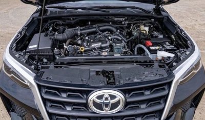 Toyota Fortuner Toyota Fortuner 2.7L Petrol AT MY2025-10