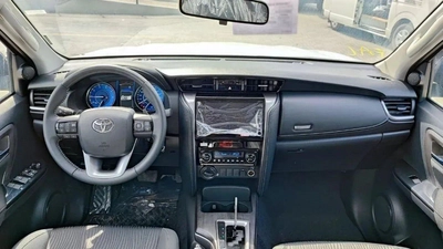 Toyota Fortuner EXR GXR 2.4L DLESEL-7
