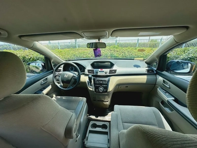 Honda Odyssey EX 2012 GCC Specs well maintained-9