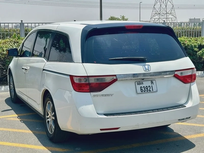 Honda Odyssey EX 2012 GCC Specs well maintained-4