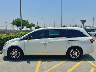 Honda Odyssey EX 2012 GCC Specs well maintained-5