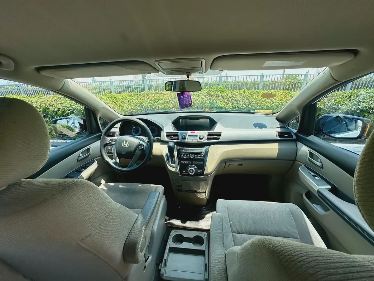 Honda Odyssey EX 2012 GCC Specs well maintained-9-9