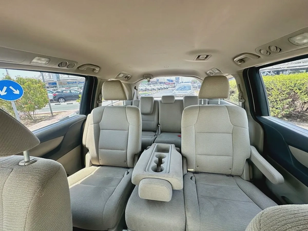 Honda Odyssey EX 2012 GCC Specs well maintained