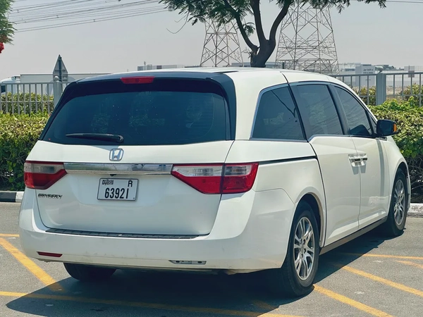 Honda Odyssey EX 2012 GCC Specs well maintained