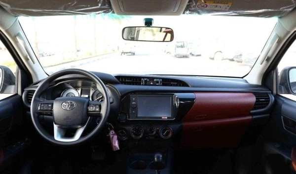 Toyota Hilux SGLX Toyota Hilux AT 2.4L Mid AT DIESEL