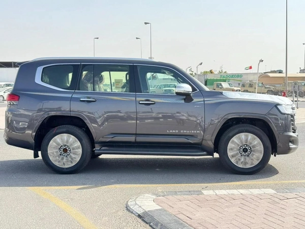 Toyota Land Cruiser VXR 3.5L HYBRID GCC