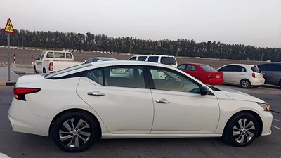 2025 Nissan Altima SE - American Specs - GCC Ready-10
