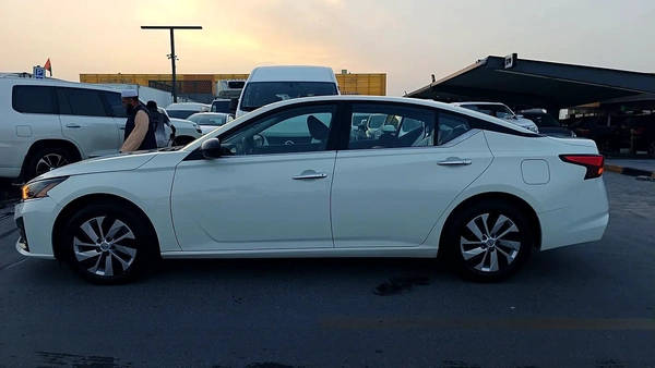 2025 Nissan Altima SE - American Specs - GCC Ready