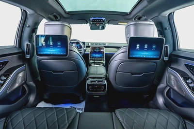Mercedes Benz S500 L 4 Matic-Low Mileage-Full Options-Premium Metallic Exclusive Paint-17
