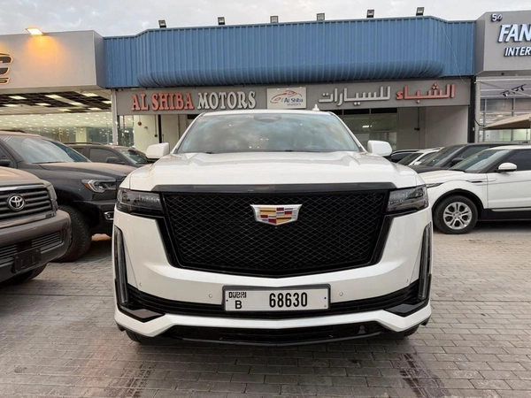 Cadillac Escalade Luxury 6.2L Luxury600 GCC.