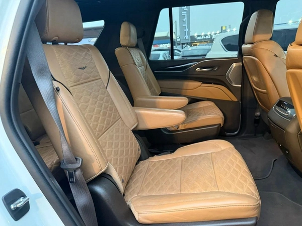 Cadillac Escalade Luxury 6.2L Luxury600 GCC.