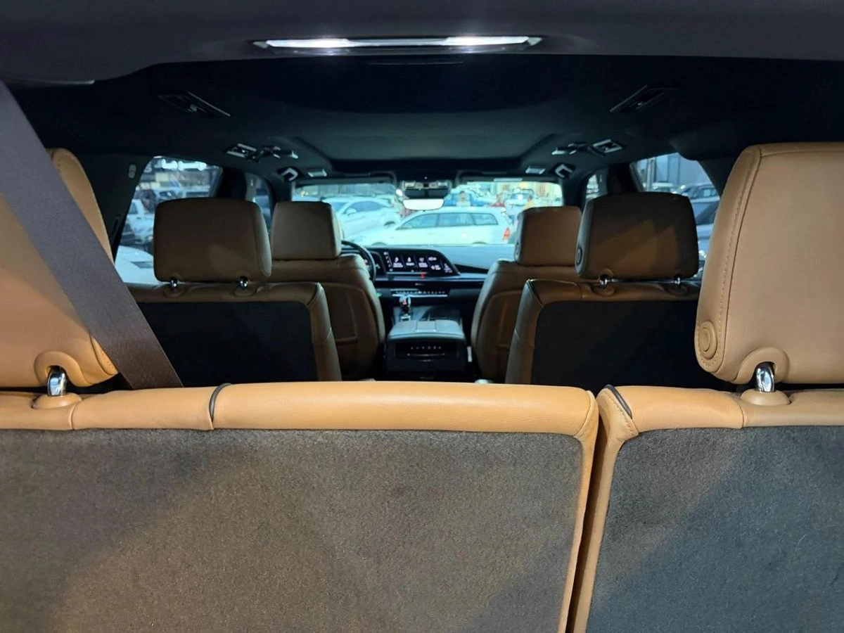 Cadillac Escalade Luxury 6.2L Luxury600 GCC.