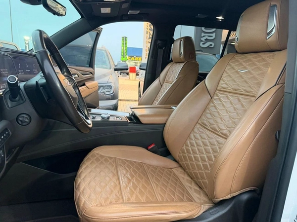 Cadillac Escalade Luxury 6.2L Luxury600 GCC.