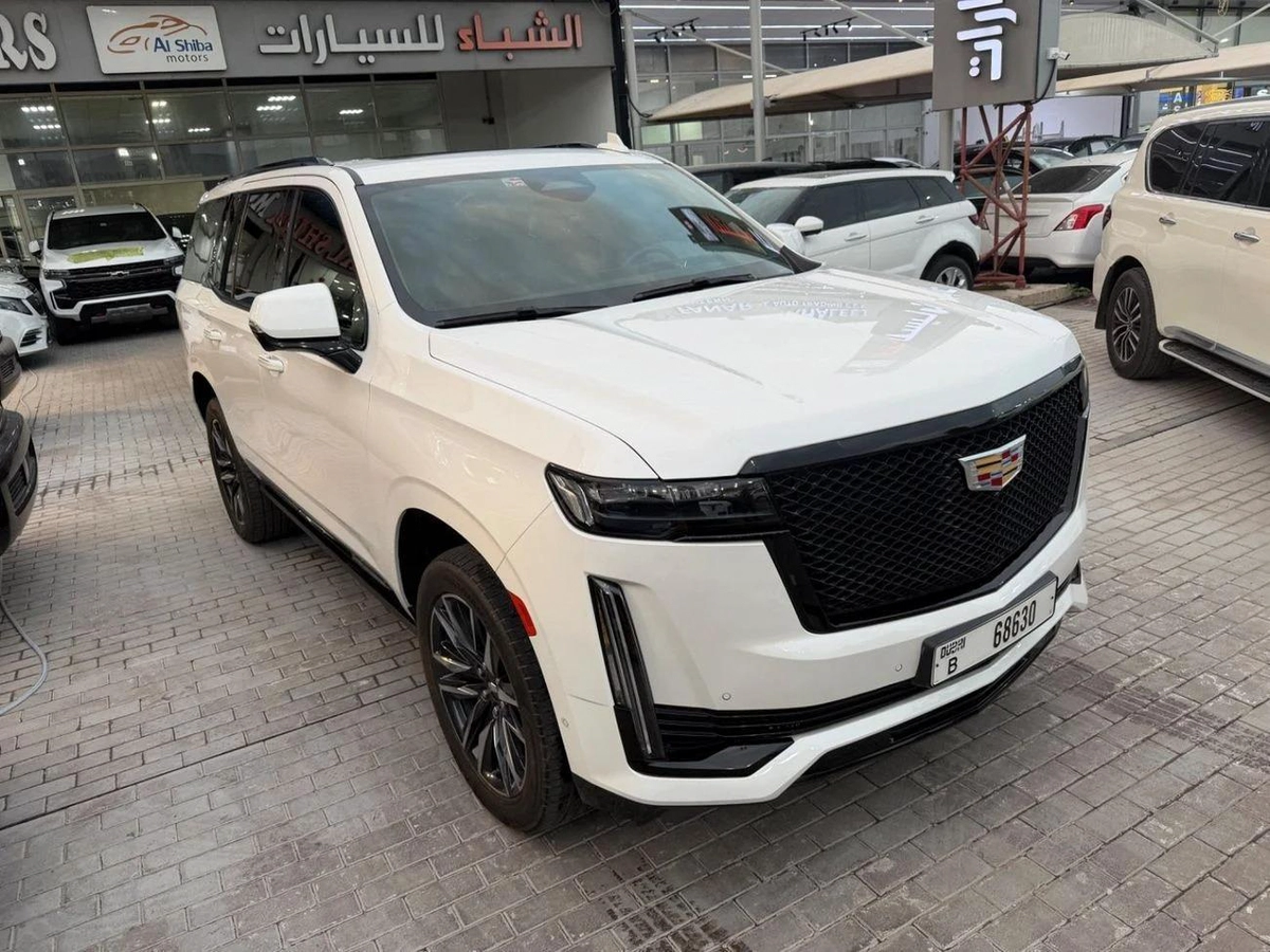 Cadillac Escalade Luxury 6.2L Luxury600 GCC.