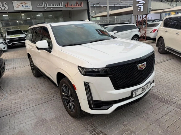 Cadillac Escalade Luxury 6.2L Luxury600 GCC.
