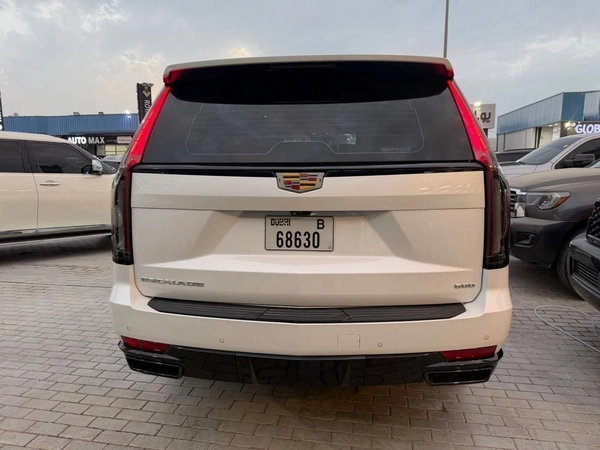 Cadillac Escalade Luxury 6.2L Luxury600 GCC.