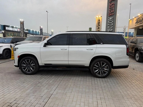 Cadillac Escalade Luxury 6.2L Luxury600 GCC.