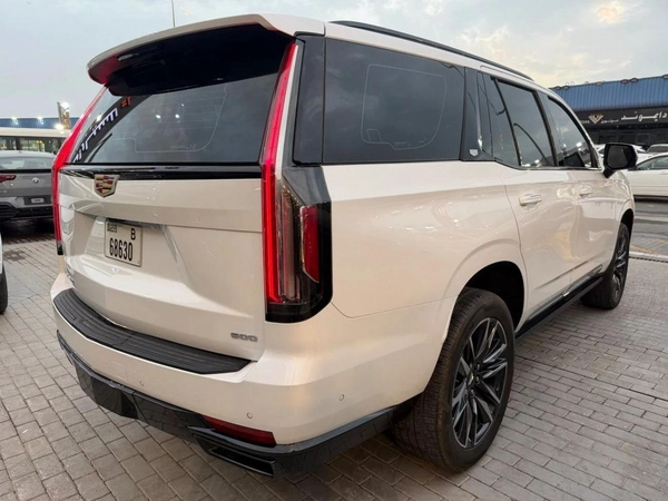 Cadillac Escalade Luxury 6.2L Luxury600 GCC.