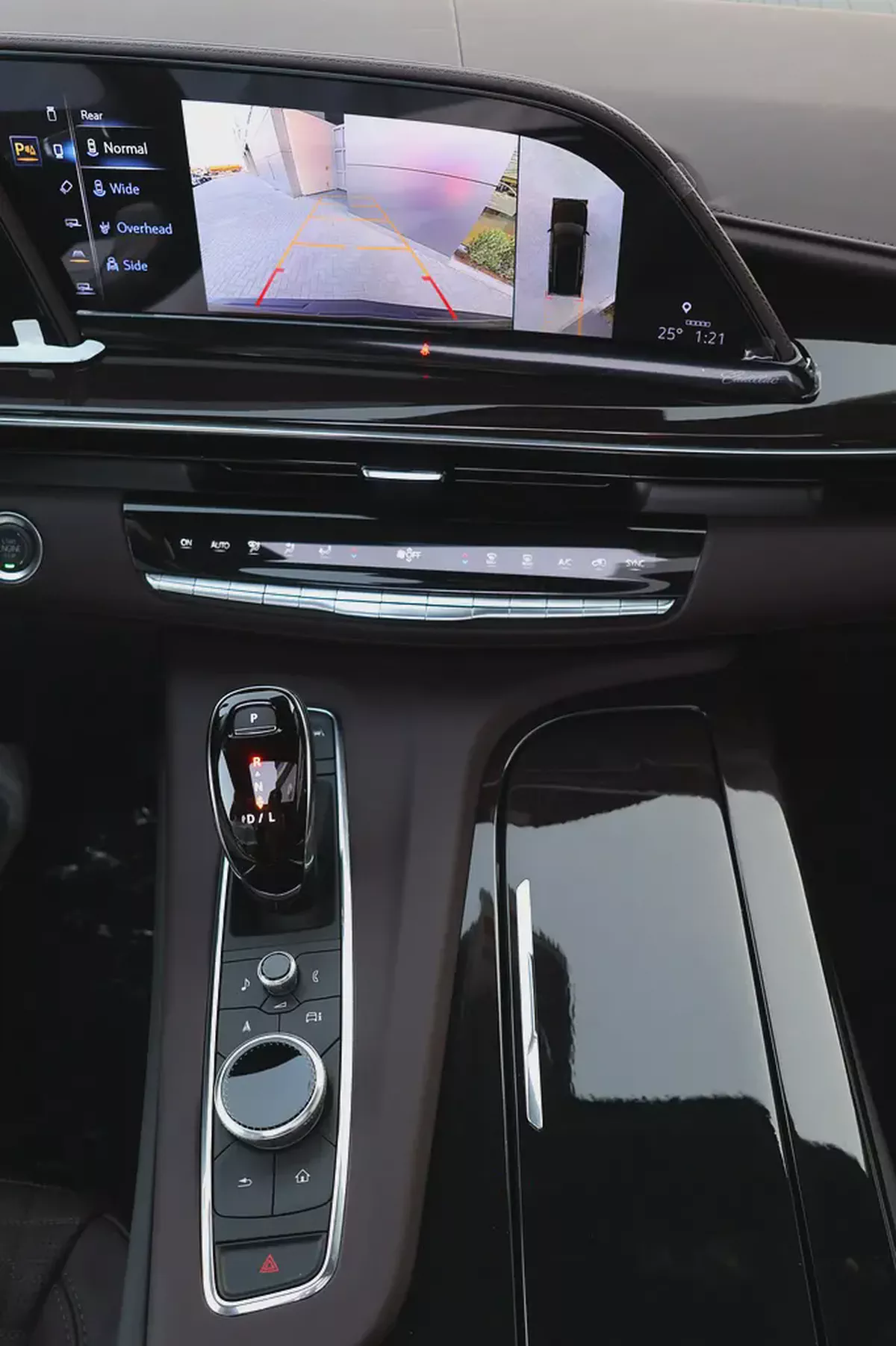 CADILLAC ESCALADE 600 SPORT PLATINUM-0KM-2024-GCC SPECS-UNDER WARRANTY  SERVICE-BRAND NEW-13-13