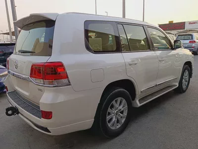Toyota Land Cruiser GXR 2018 | GCC Specs | Pristine Condition-2