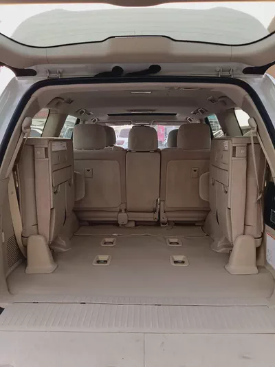 Toyota Land Cruiser GXR 2018 | GCC Specs | Pristine Condition-4