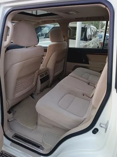 Toyota Land Cruiser GXR 2018 | GCC Specs | Pristine Condition-5