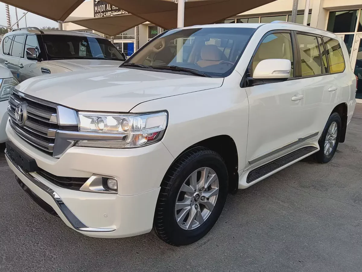 Toyota Land Cruiser GXR 2018 | GCC Specs | Pristine Condition-1-1