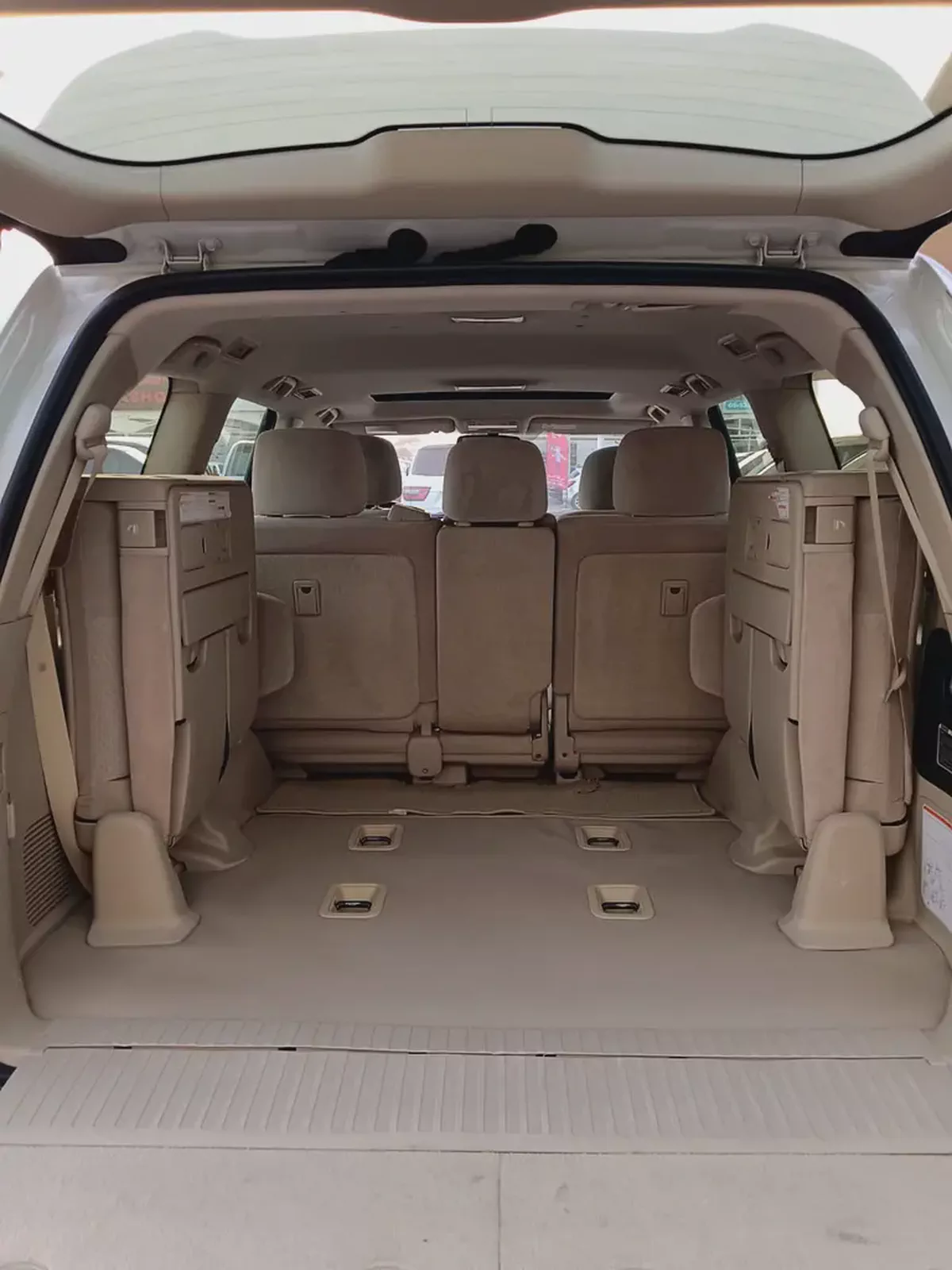 Toyota Land Cruiser GXR 2018 | GCC Specs | Pristine Condition-4-4