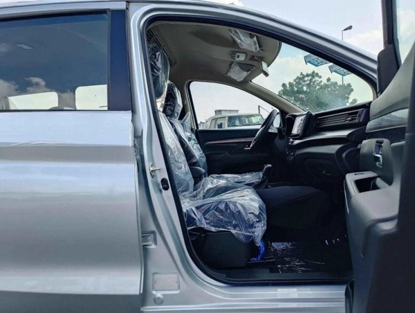 Suzuki Ertiga SUZUKI ERTIGA GLX 2024 A/T 1.5L 4CY PETROL SILVER full